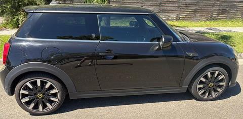 MINI 3D HATCH 2022