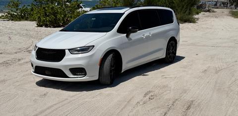 Chrysler Pacifica 2023