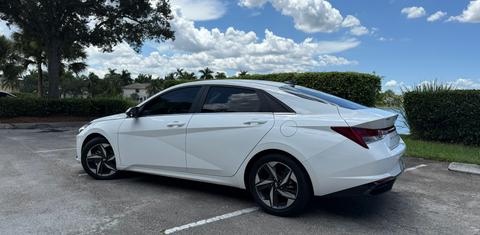 Hyundai Elantra 2023