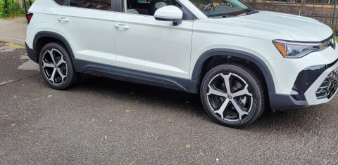 Volkswagen Taos 2025