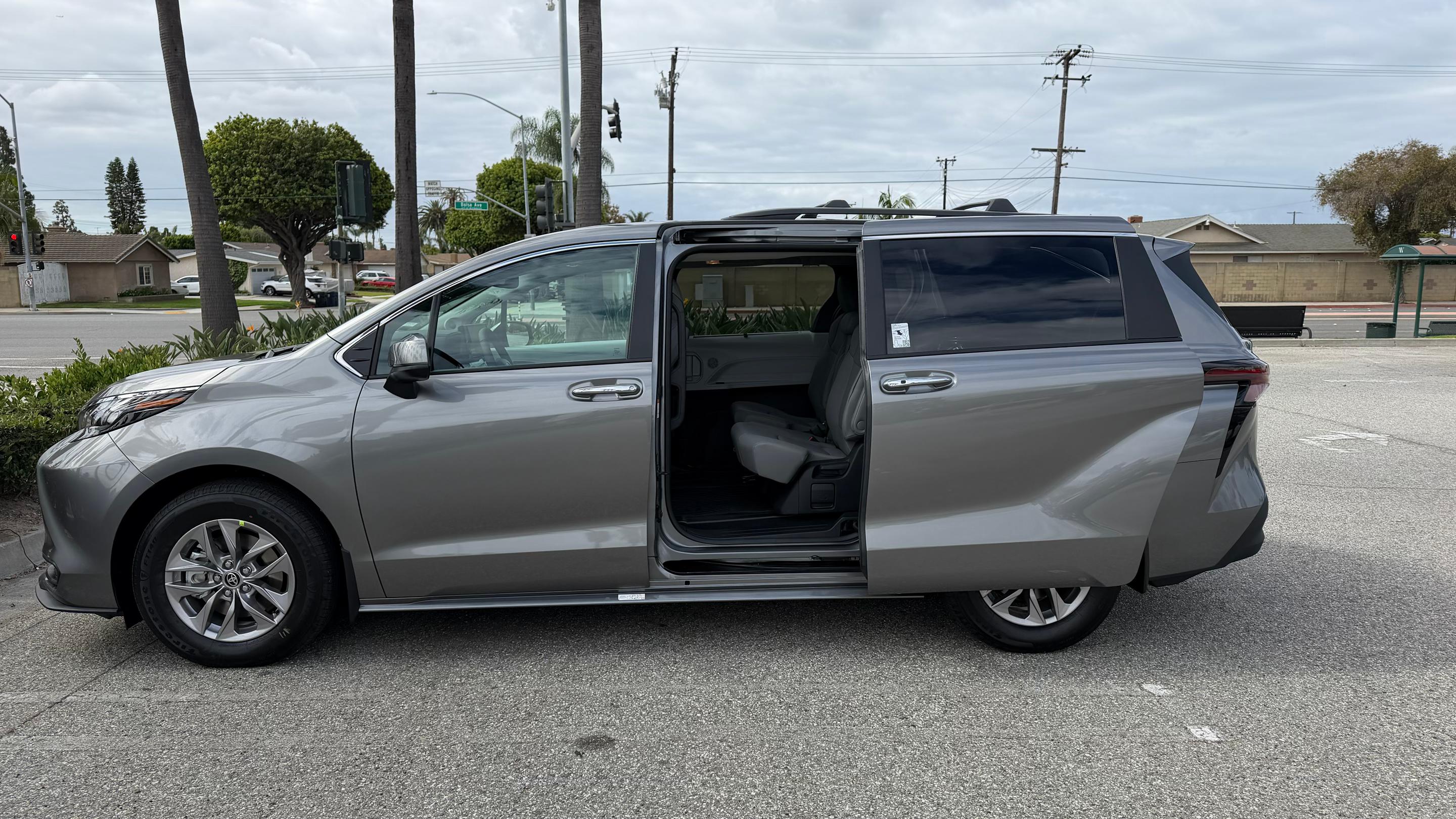 Toyota Sienna 2026 in Fountain Valley, CA