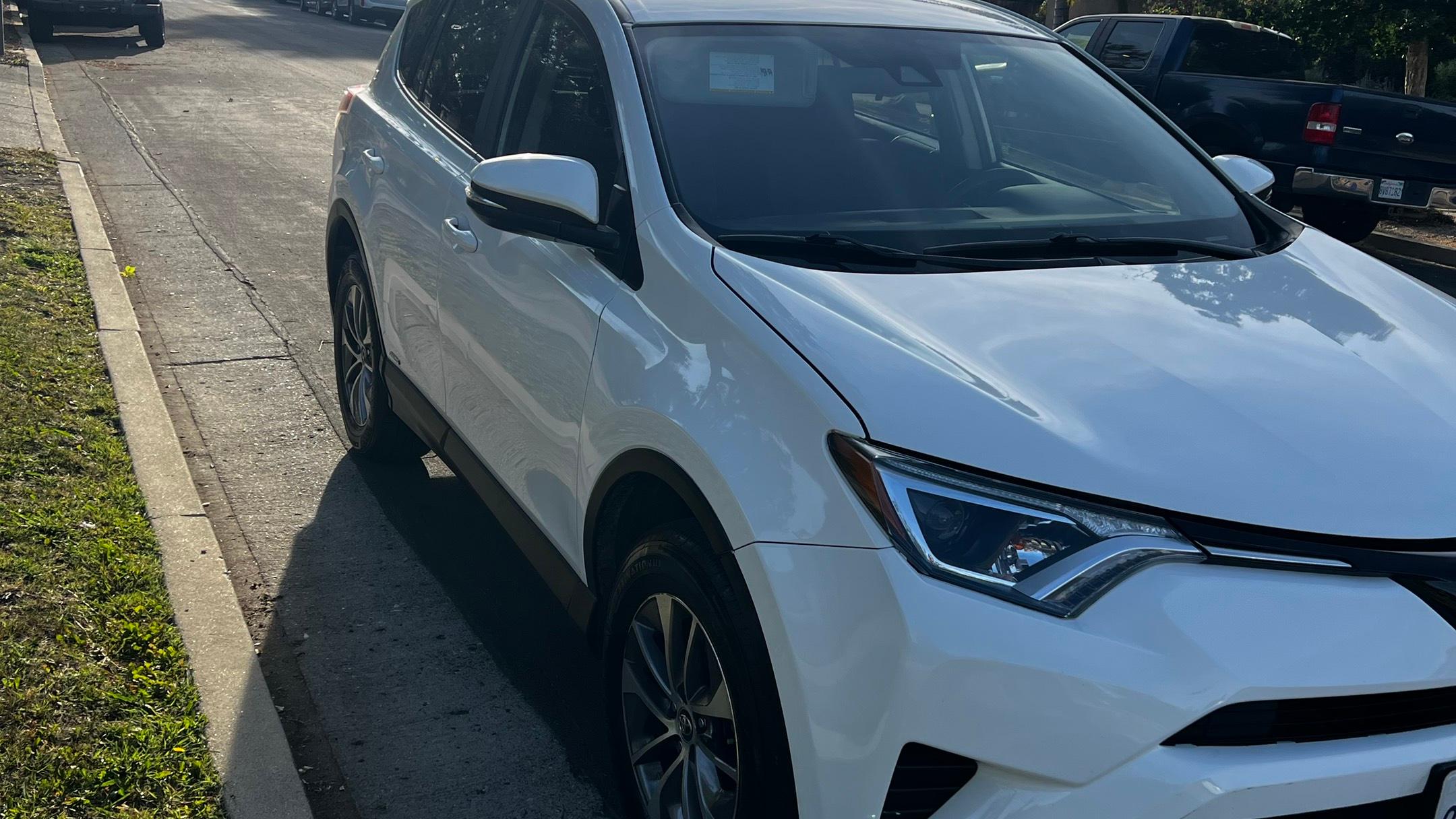Toyota RAV4 Hybrid 2018 in Los Angeles, CA