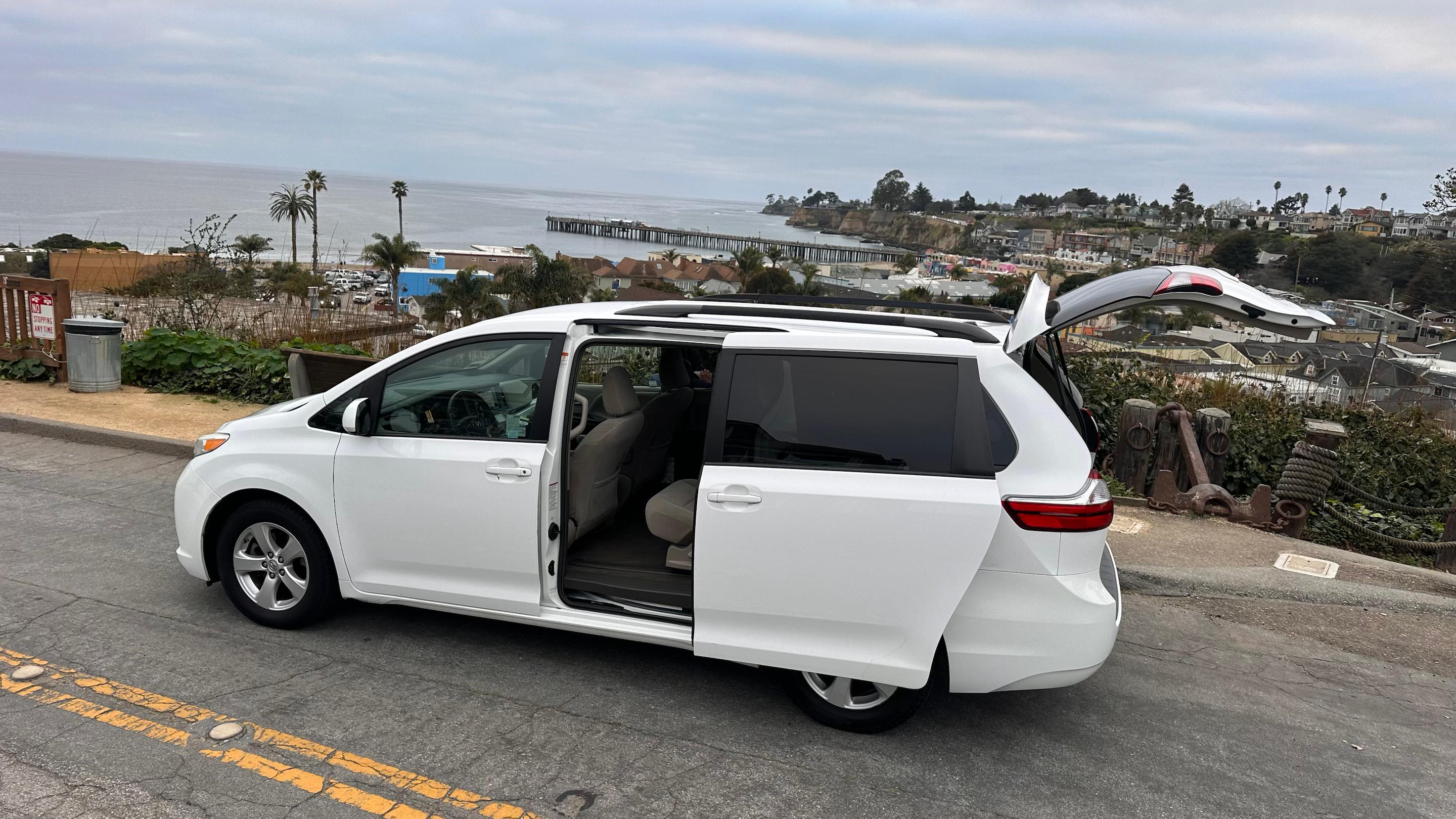 Toyota Sienna 2017 in Santa Cruz, CA