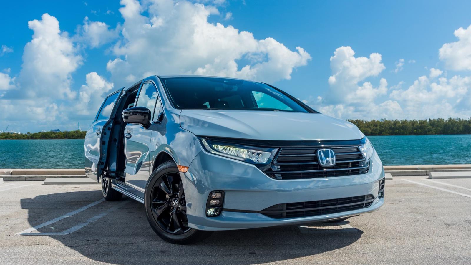 Honda Odyssey 2024 in Miami, FL