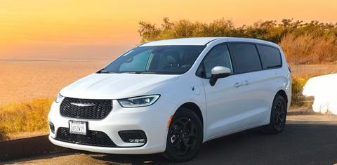 Chrysler Pacifica 2023