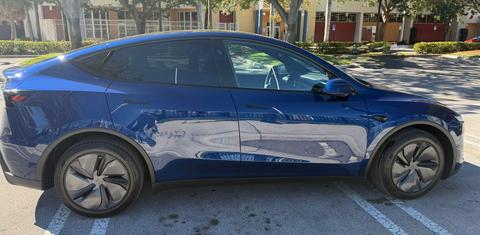 Tesla Model Y 2026