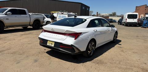 Hyundai Elantra 2025