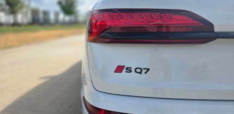 Audi SQ7 2025