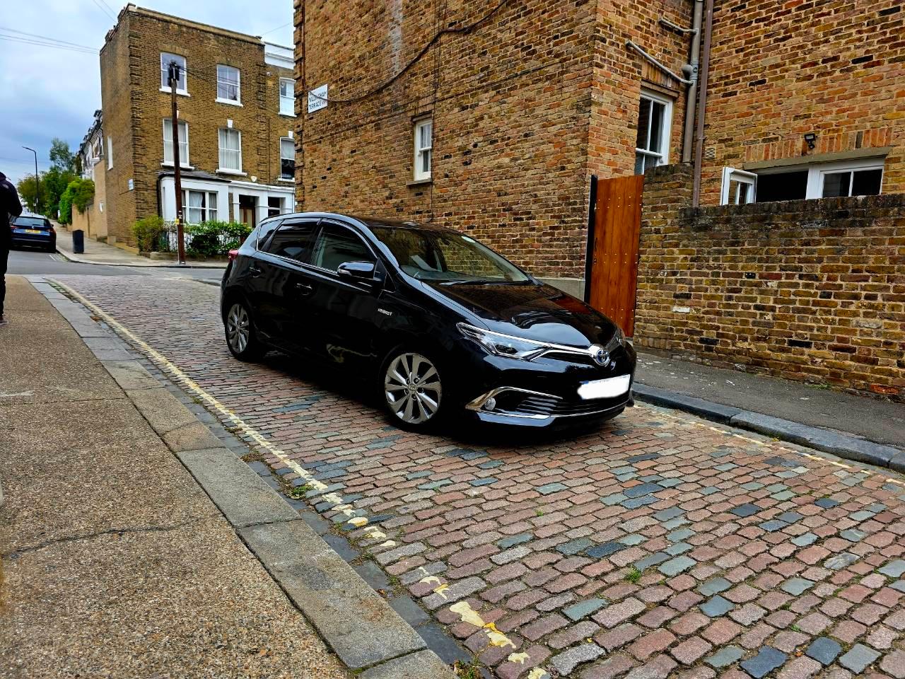 Toyota Auris 2016 in London