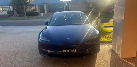 Tesla MODEL 3 2024
