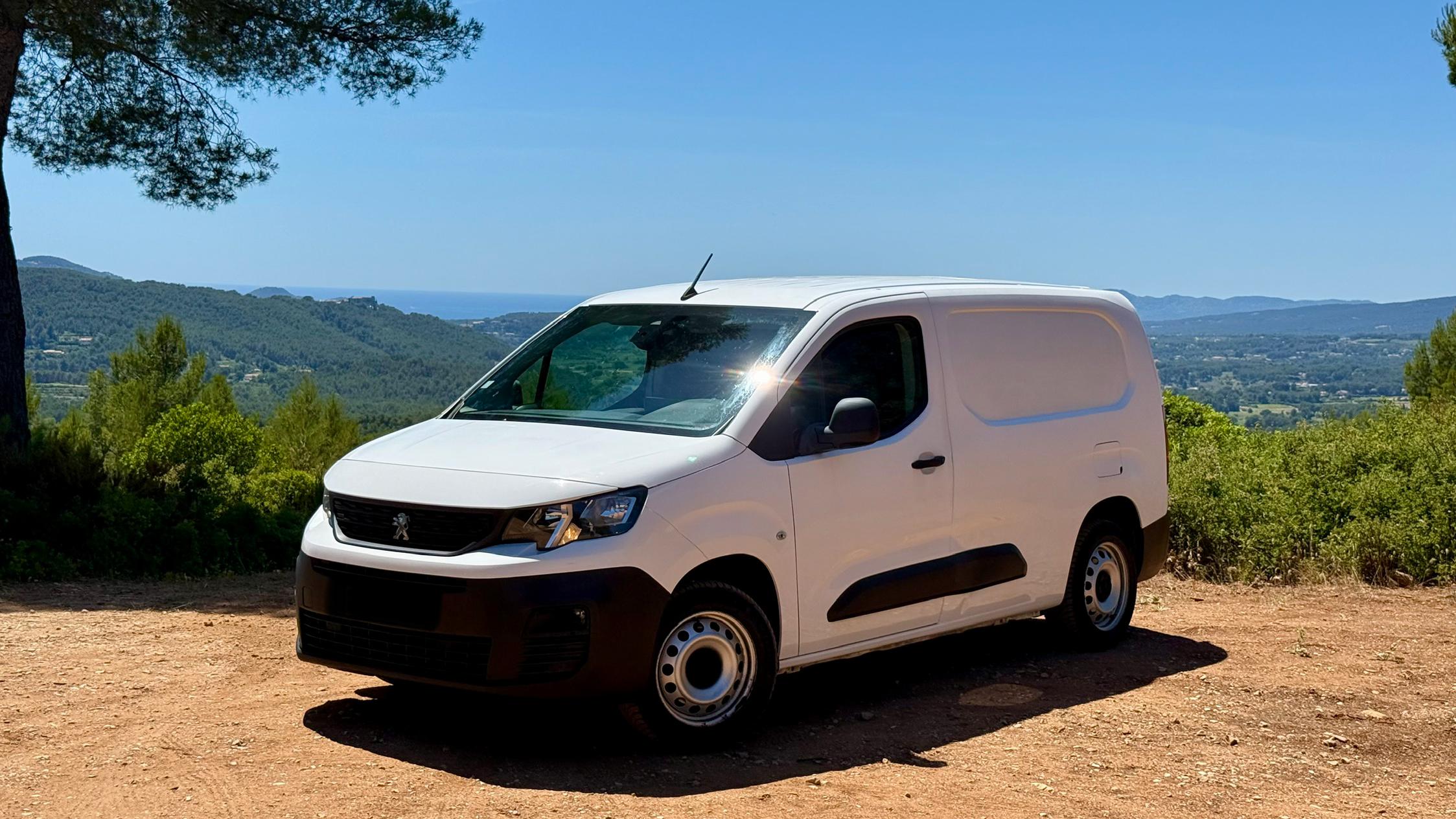 Peugeot PARTNER FGN 2018 à Le Beausset