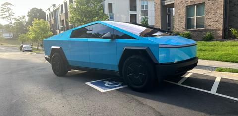 Tesla Cybertruck 2025