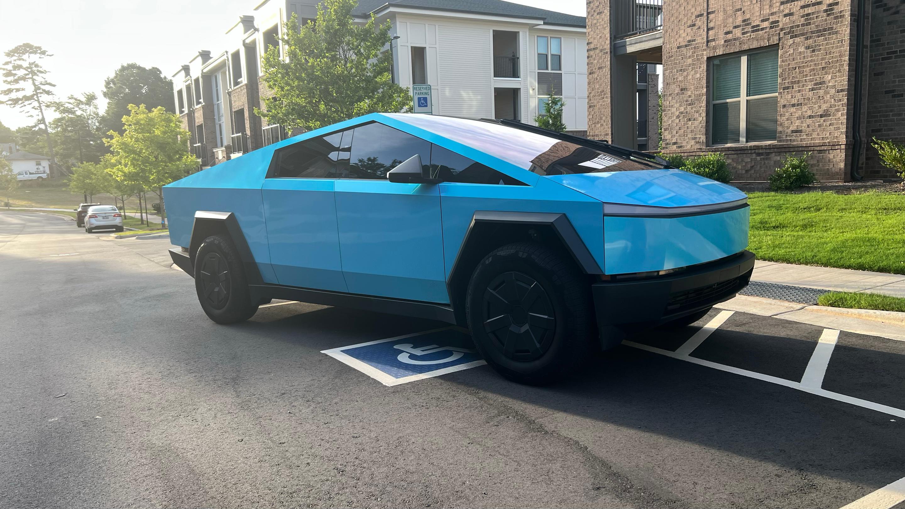 Tesla Cybertruck 2025 in 