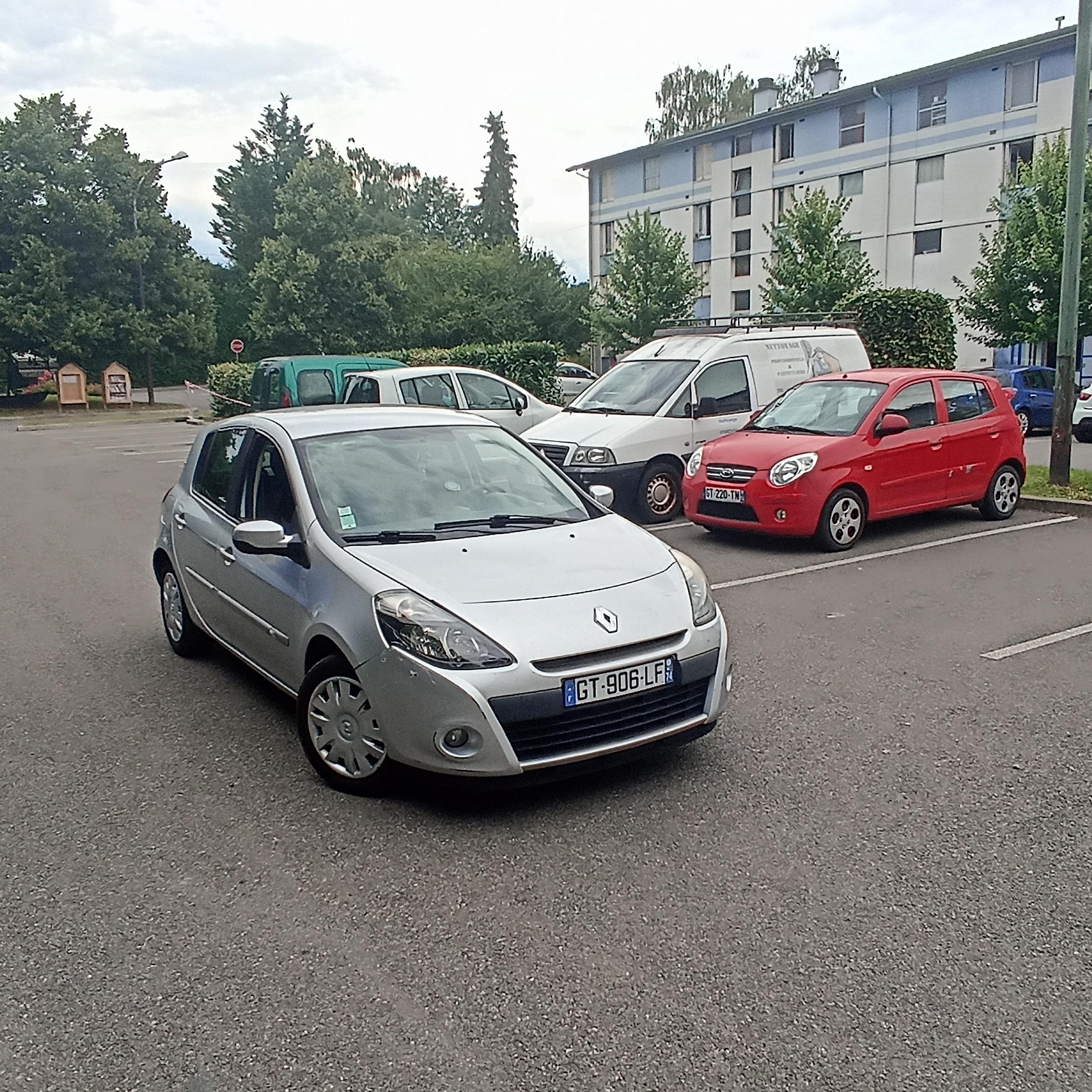 Renault CLIO III 2011 à Thonon-les-Bains