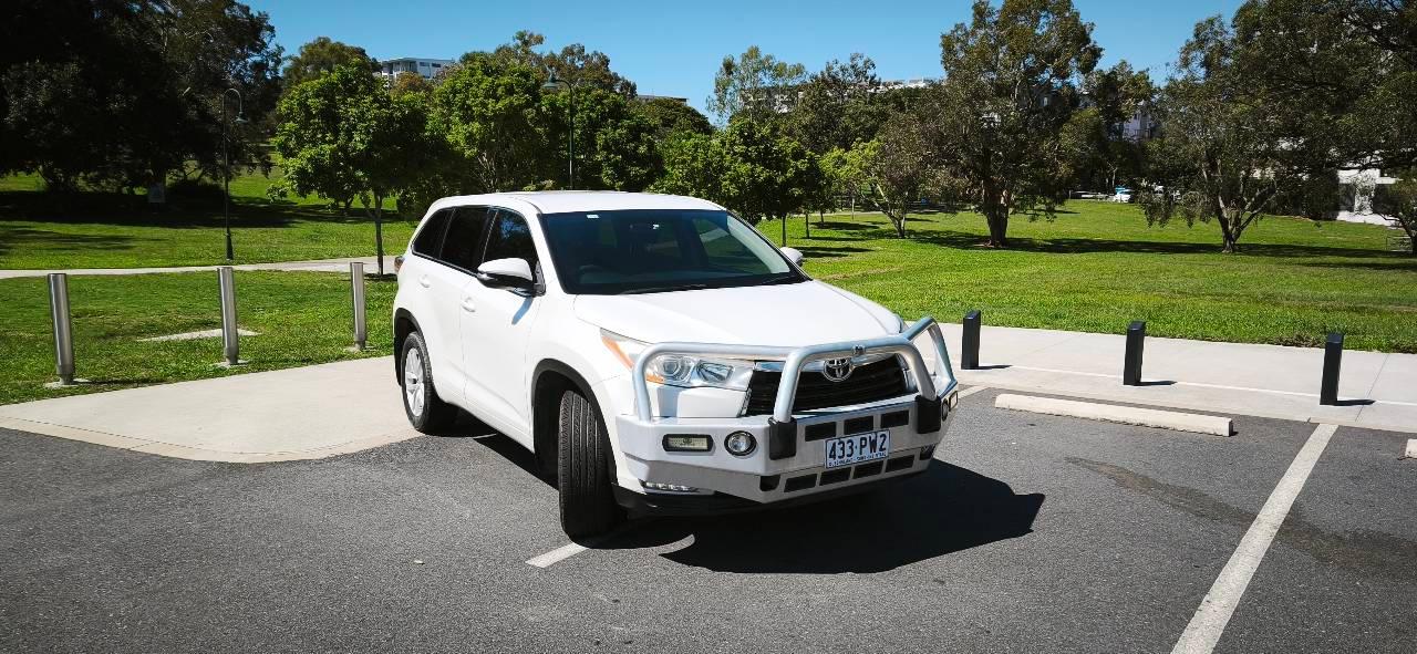 Toyota KLUGER 2016 in Carina