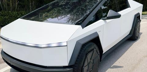 Tesla Cybertruck 2026