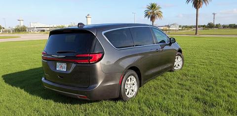 Chrysler Pacifica 2023