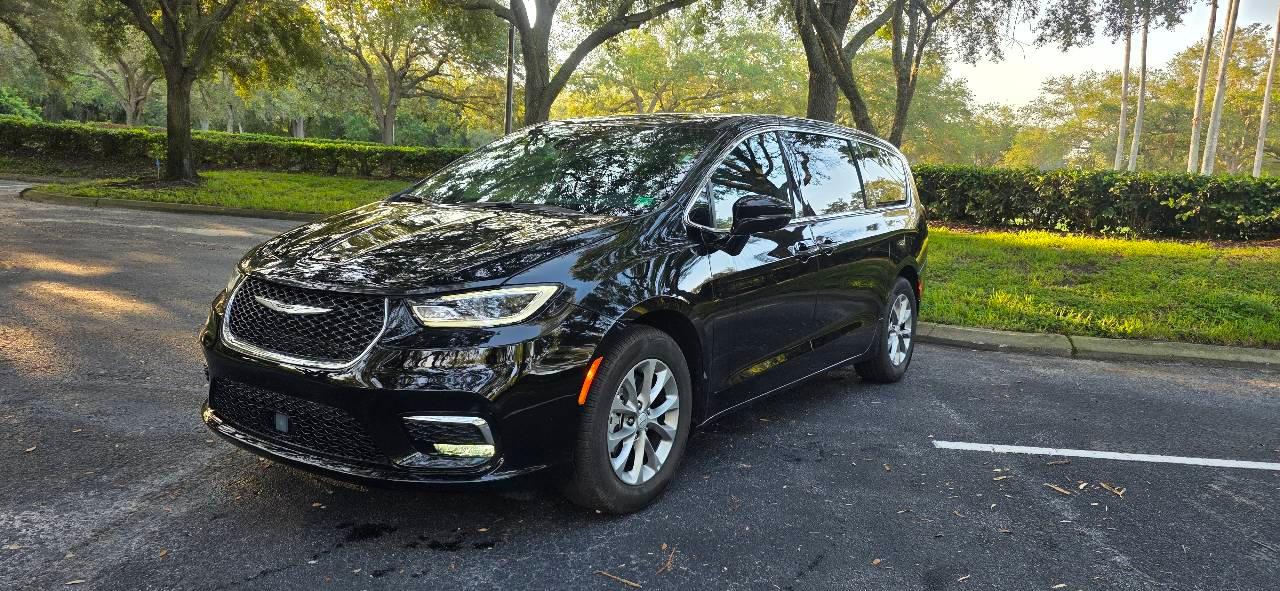 Chrysler Pacifica 2026 in Tampa, FL