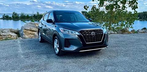 Nissan Kicks Play 2025