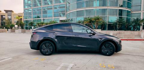 Tesla Model Y 2026