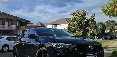 Holden COMMODORE 2019