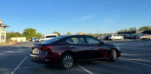 Nissan Altima 2024