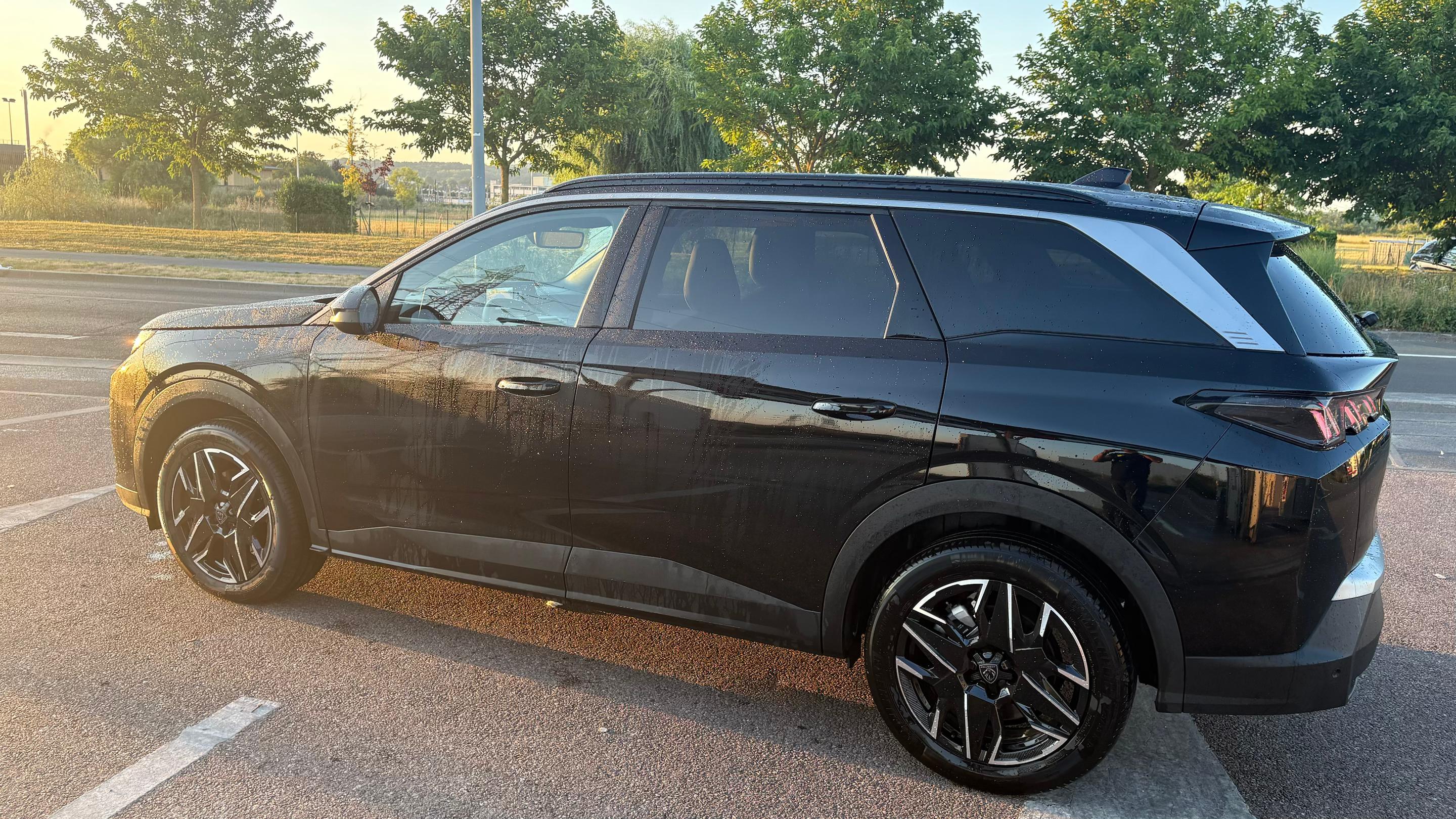 Peugeot 5008 2025 in Persan