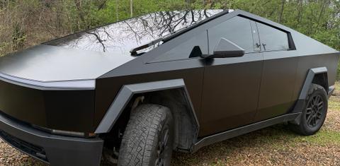 Tesla Cybertruck 2025