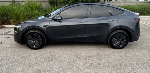 Tesla Model Y 2026