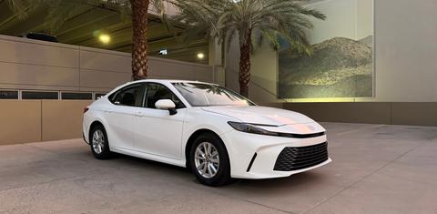 Toyota Camry Hybrid 2026