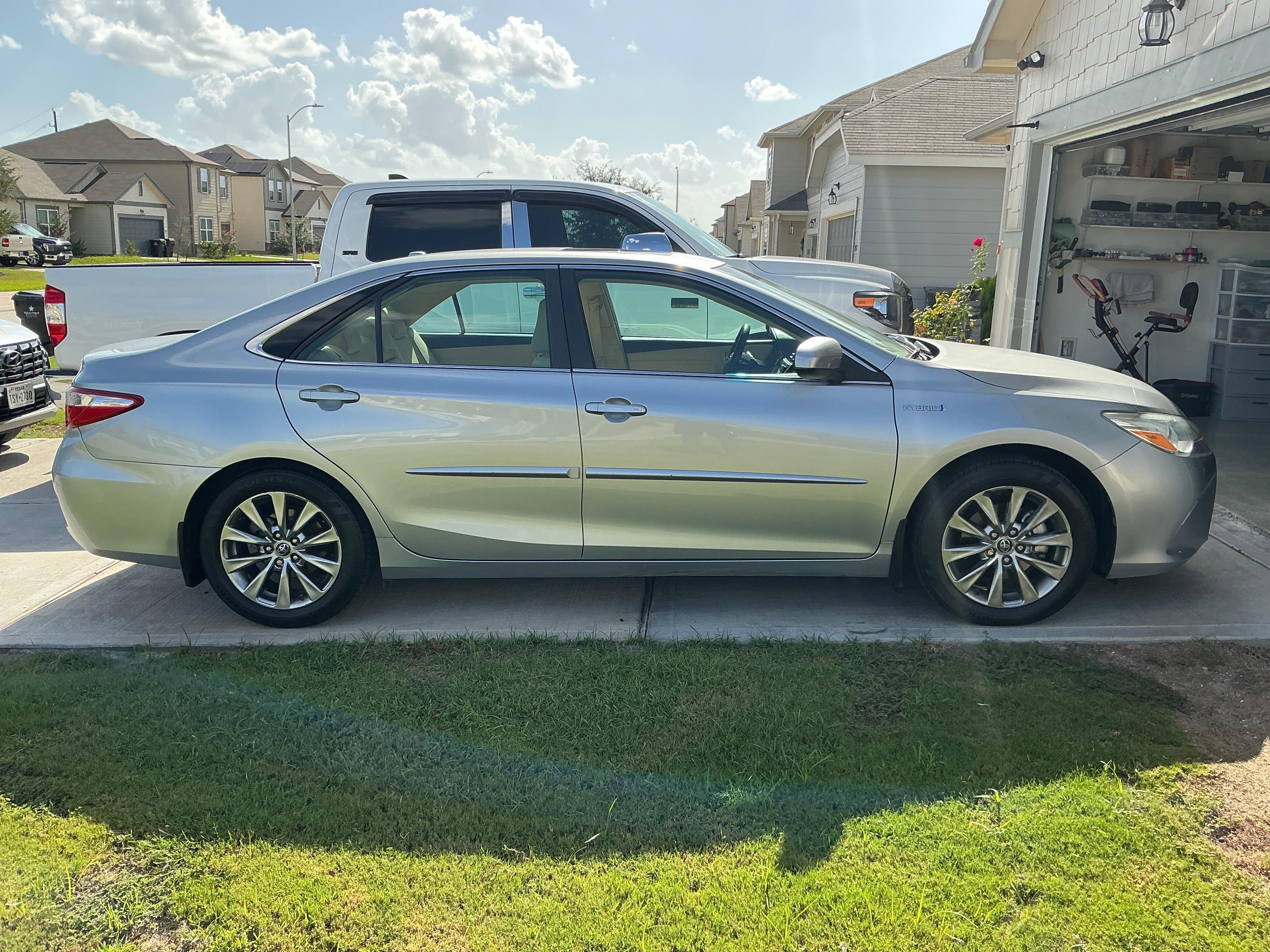 Toyota Camry Hybrid 2015 in Pattison, TX