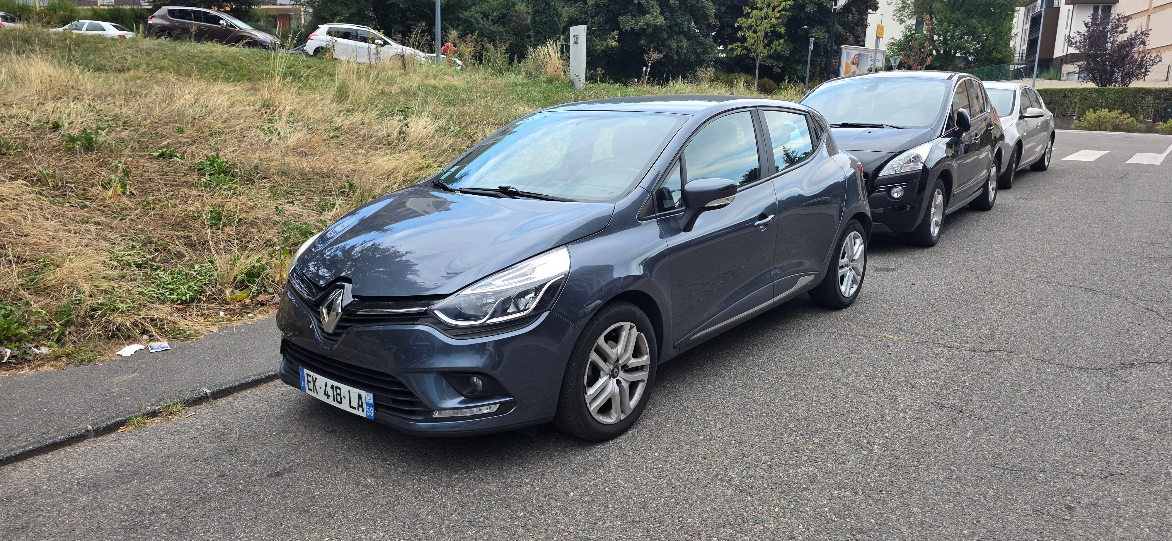 Renault CLIO IV 2017 à Saint-Étienne
