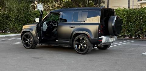 Land Rover Defender 2024