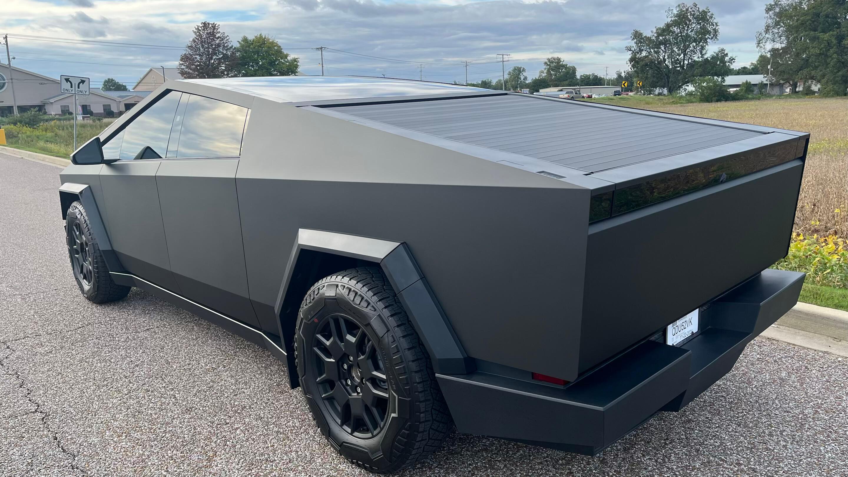 Tesla Cybertruck 2024 in Memphis, TN