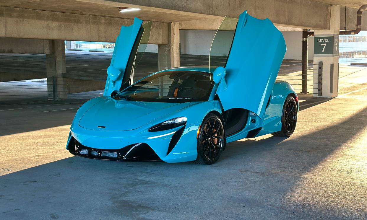 McLaren Artura Performance 2024