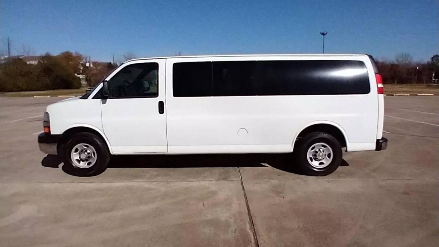 Van Rental Chevrolet Express Passager Passenger Van 02 Chevy