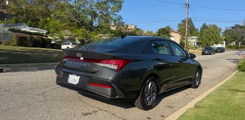 Hyundai Elantra Hybrid 2025