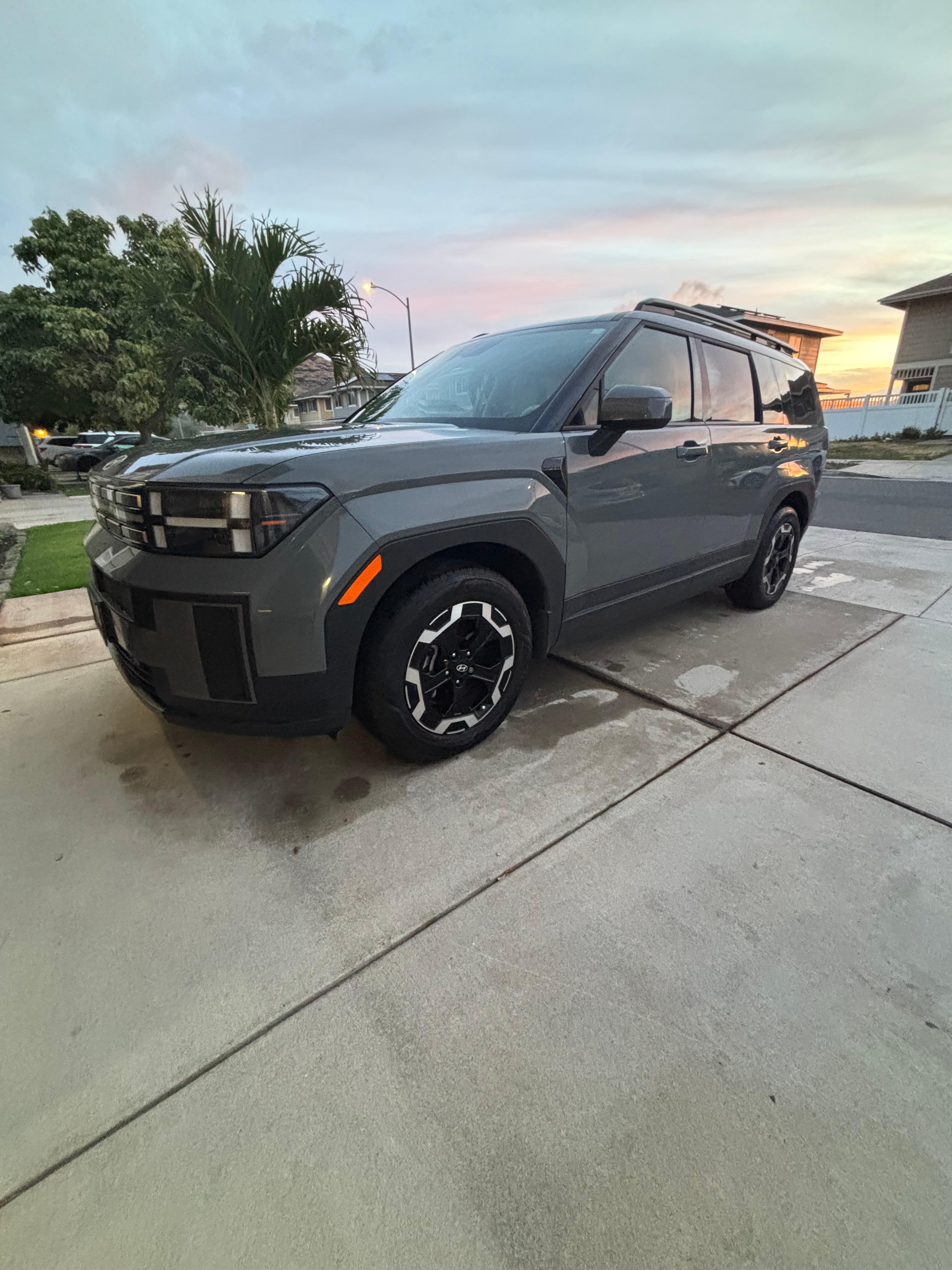 Hyundai Santa Fe 2025 in Waianae, HI