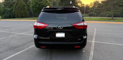 Toyota Sienna 2016