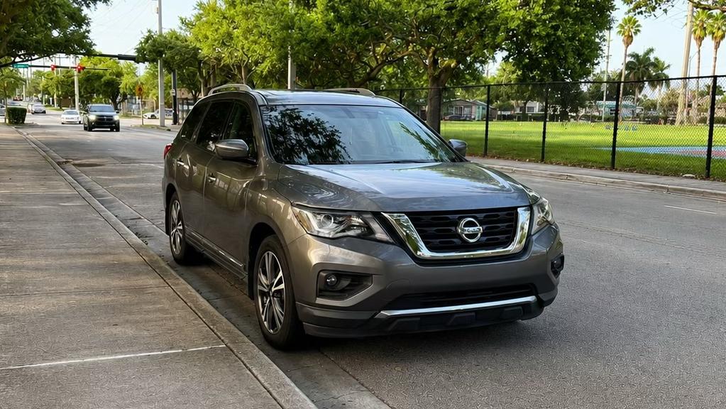 Nissan Pathfinder 2018 in 