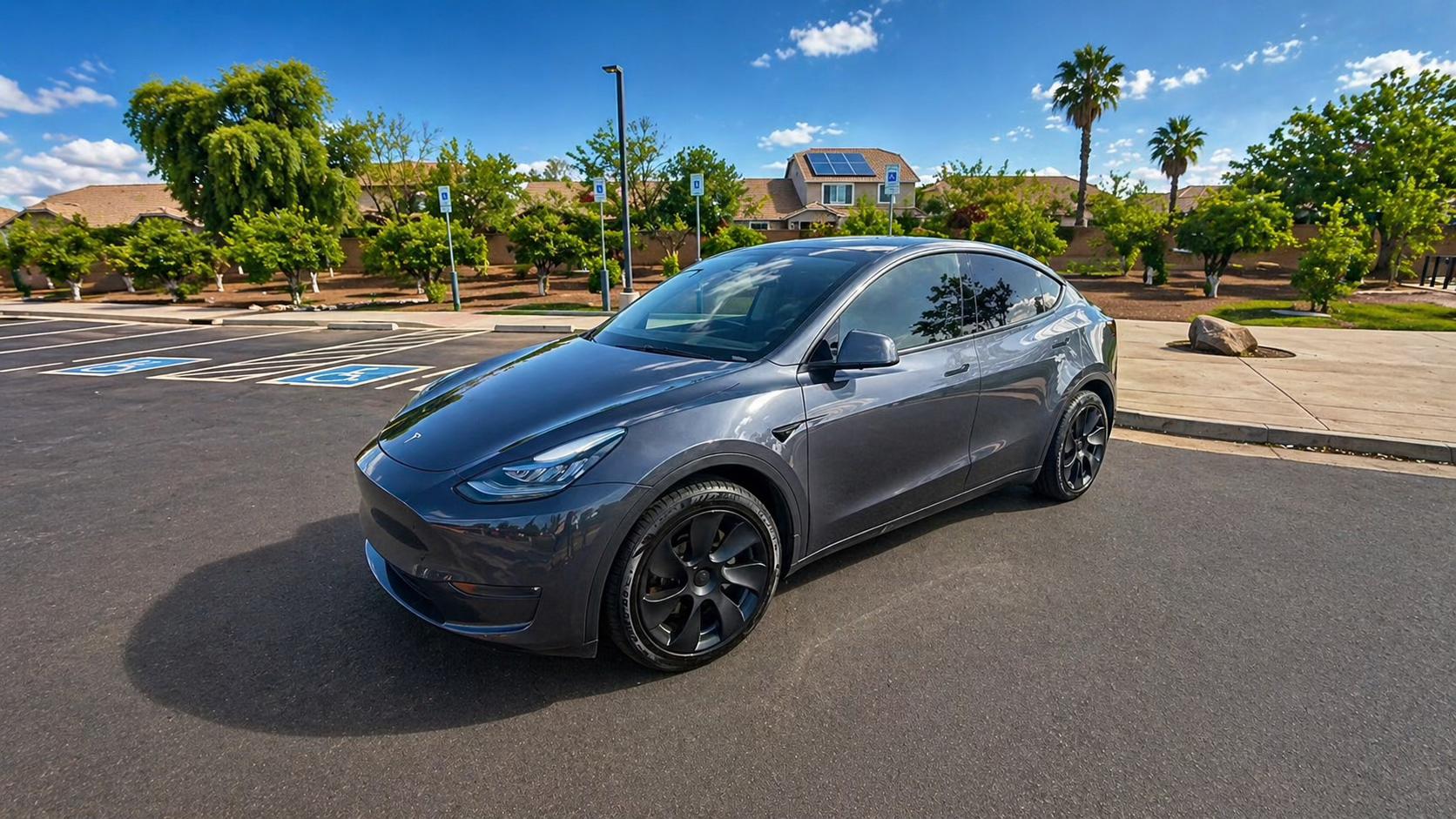 Tesla Model Y 2023 in Phoenix, AZ