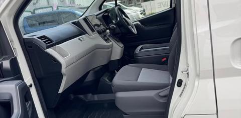 Toyota HIACE 2022