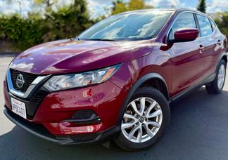 Nissan Rogue car