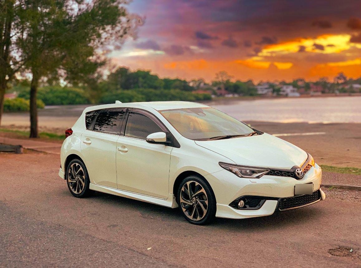 Toyota COROLLA 2017 à Croydon