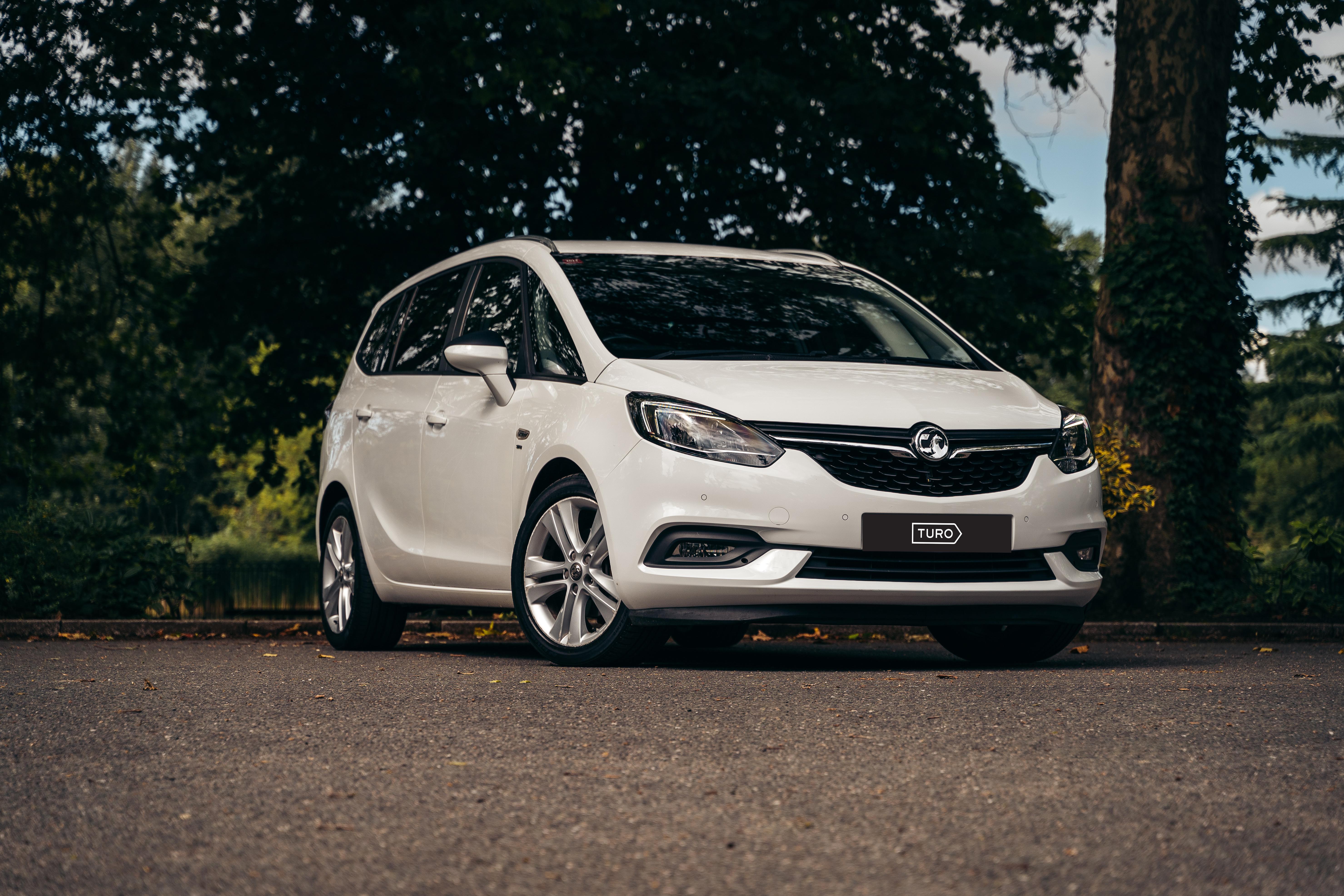 Vauxhall Zafira Tourer 2017 in Englefield Green