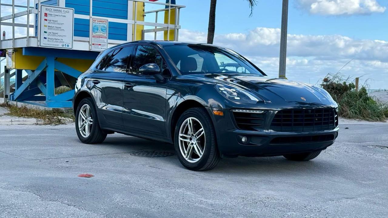 Porsche Macan 2017 in Hollywood, FL