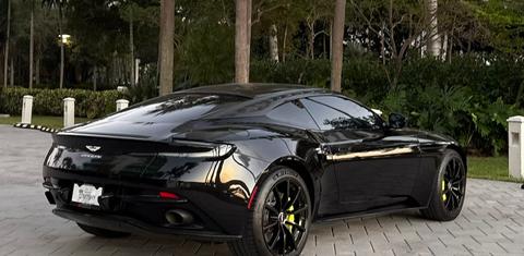 Aston Martin DB11 2019