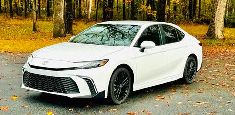 Toyota Camry Hybrid 2025