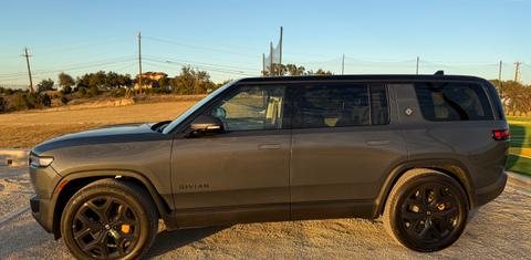 Rivian R1S 2025