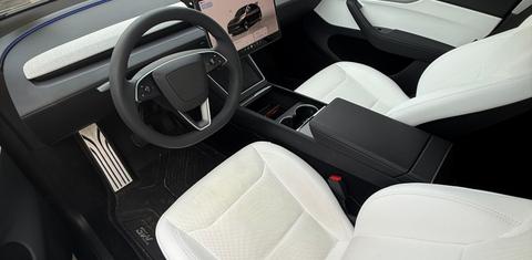 Tesla Model Y 2026